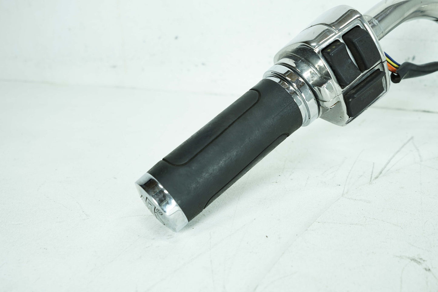 1984 - 1998 Harley-Davidson Touring Road King Handlebars & Left Turn Signal Headlight Controls Switches 55919-82
