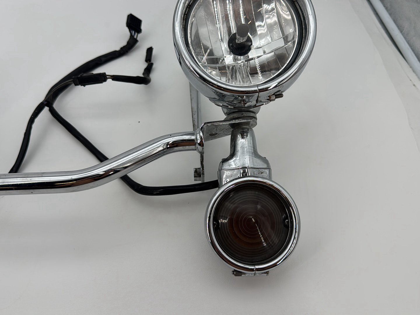 2007 Harley Softail Heritage Classic FLSTC OEM Front Turn Signal Indicators Aux Light Bar