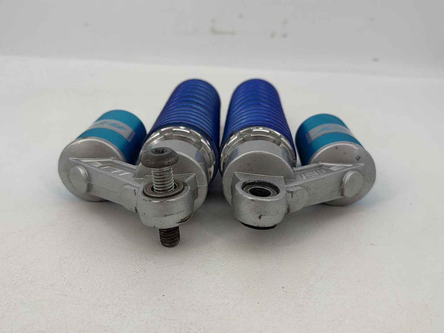 2004 - 2022 Harley-Davidson Sportster 1200 Nightster Rear Left Right Shock Absorbers DELTA/ALPHA