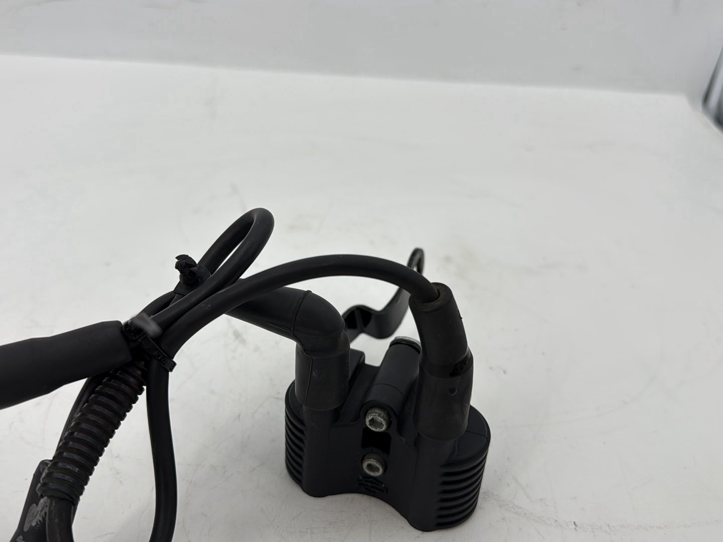 2009 Harley Sportster XL1200C 1200 Custom OEM Ignition Coil Spark Plugs Cable