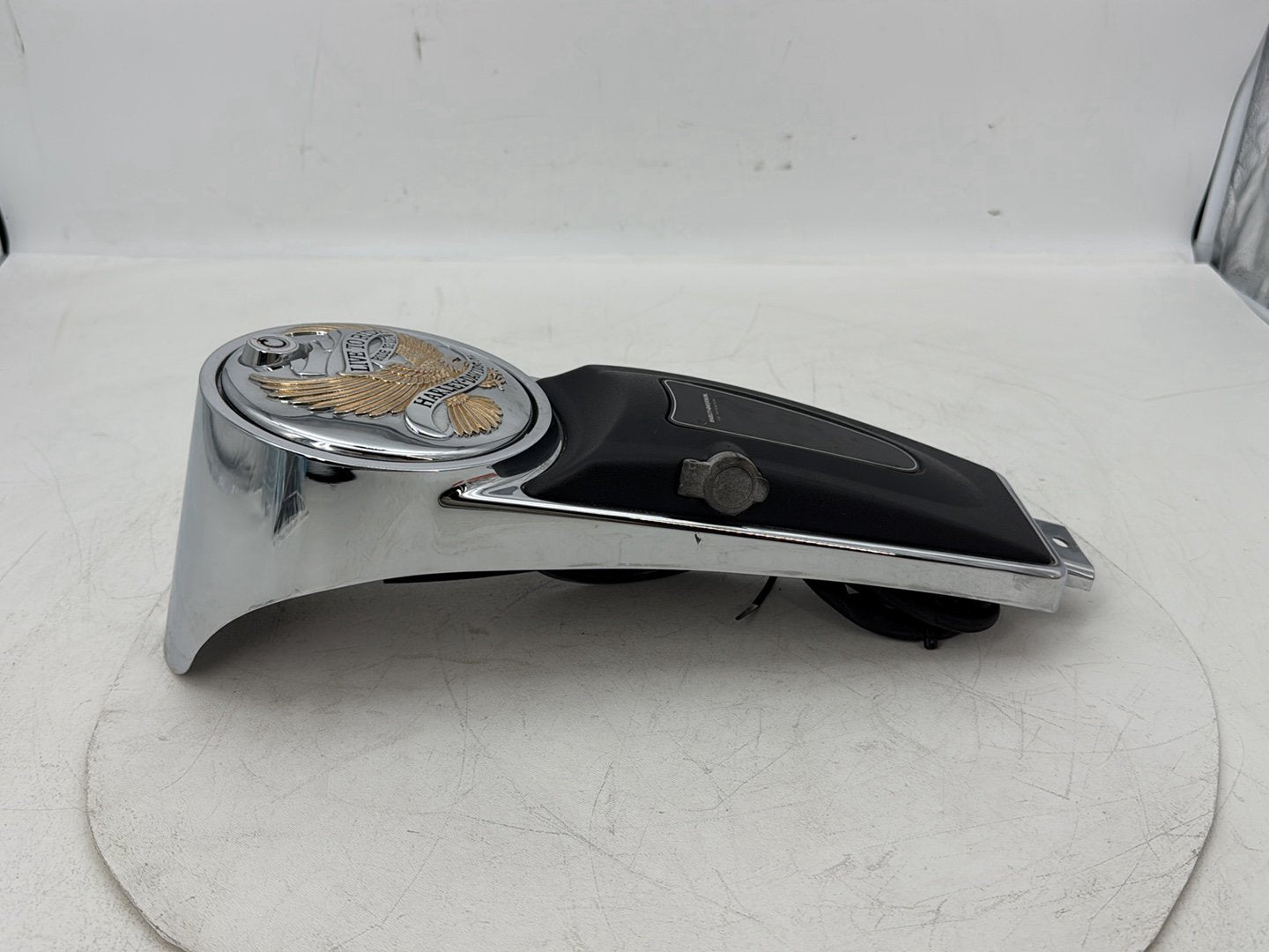 1999 - 2006 Harley-Davidson Touring Electra Glide Ultra Fuel Gas Tank Dash Console NOKey 61270-98A