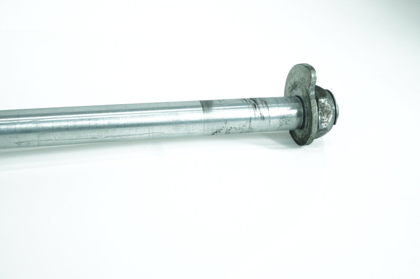 2007 - 2016 Harley-Davidson Touring CVO Electra Screamin Eagle Rear Wheel Axle Bolt Shaft 43000002