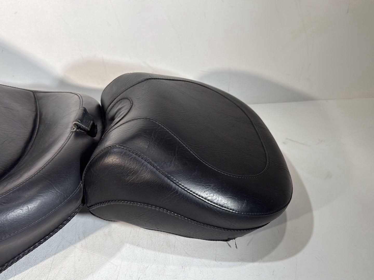 1986 - 1998 Harley-Davidson Softail Heritage Classic Passenger Rider Driver Seat Saddle MUSTANG
