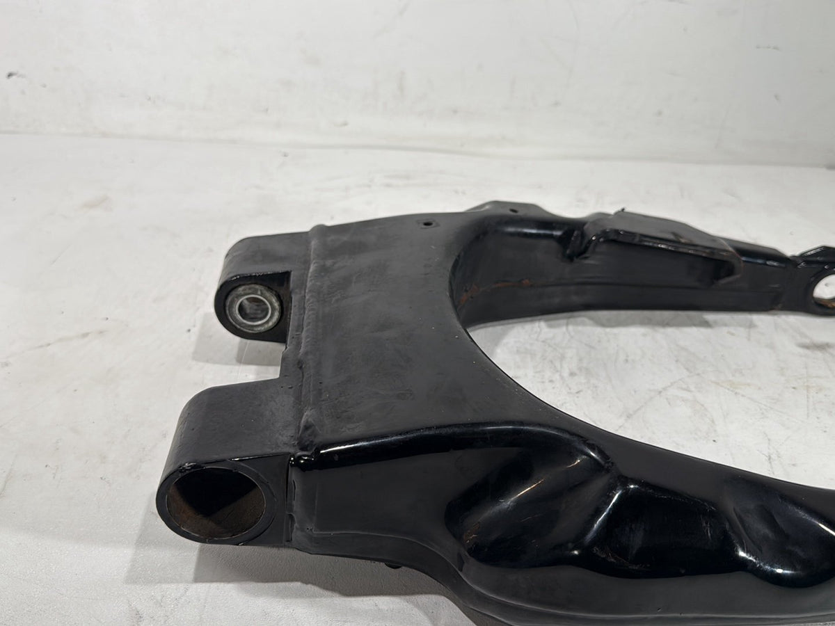 2013 Harley Electra Glide Touring Ultra FLHTCUI OEM Rear Fork Swingarm Swing Arm