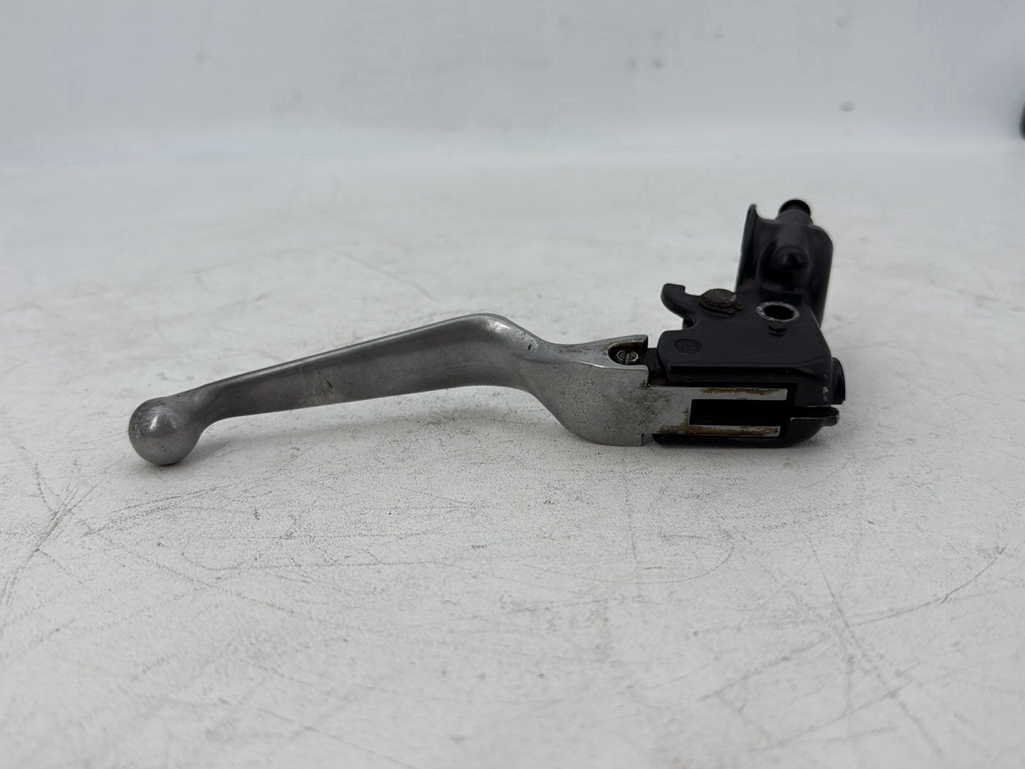 1999 - 2006 Harley-Davidson Touring Electra Glide Ultra Front Left Hand Clutch Control Lever 38608-96