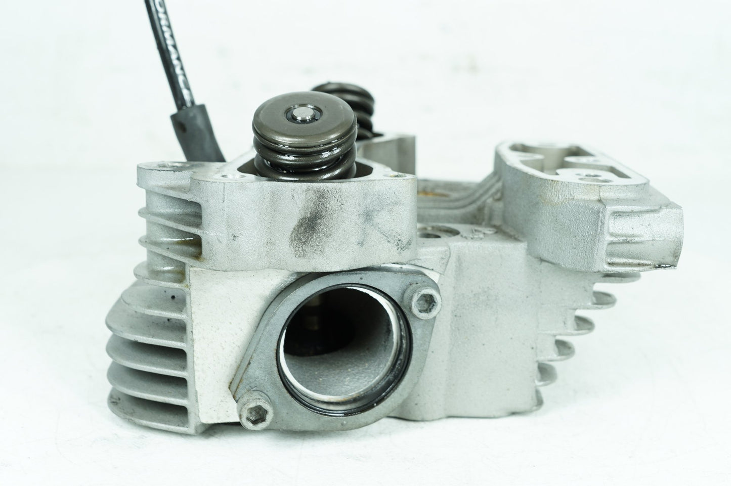 1991 - 2003 Harley-Davidson Sportster Hugger Front Twin Cam Engine Cylinder Head 16663-86B