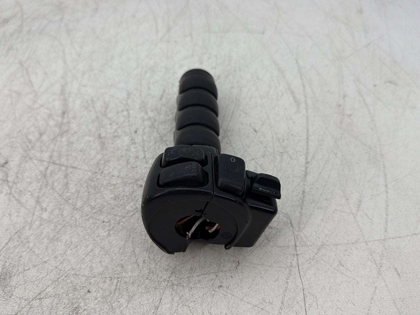 2006 Harley Road King Touring FLHRCI Classic OEM Right Engine Start Kill Switches Controls