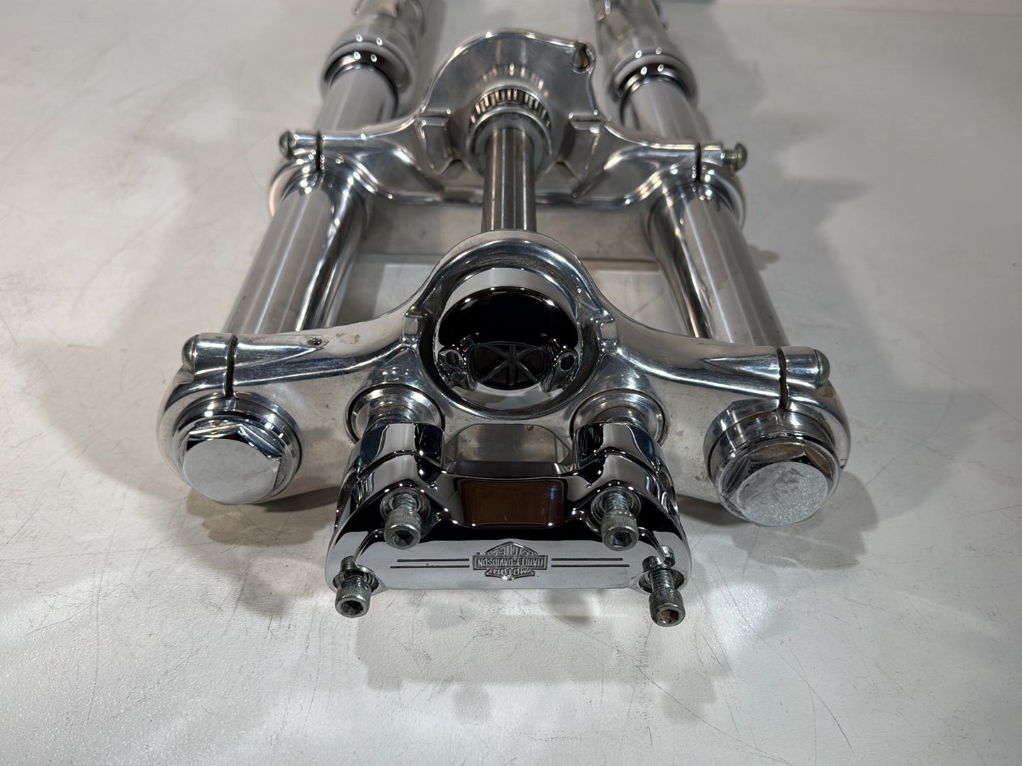 2007 - 2017 Harley-Davidson Dyna Super Glide Custom Front Triple Tree Set & LH RH Fork Legs Sliders 45538-06A
