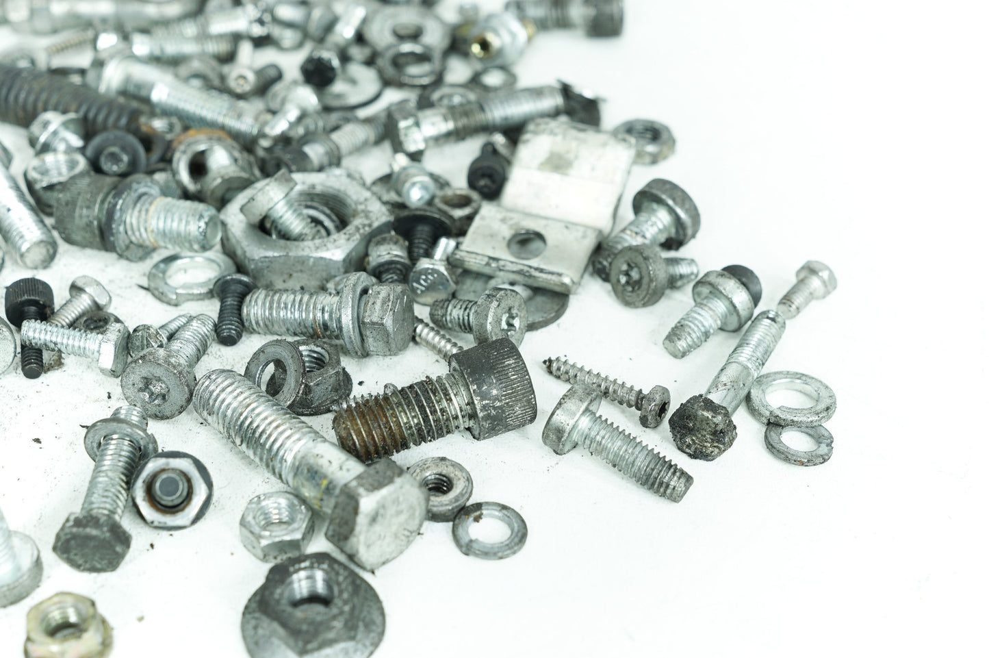 1999 - 2006 Harley-Davidson Touring Electra Ultra Classic Hardware Bolts Nuts & Brackets