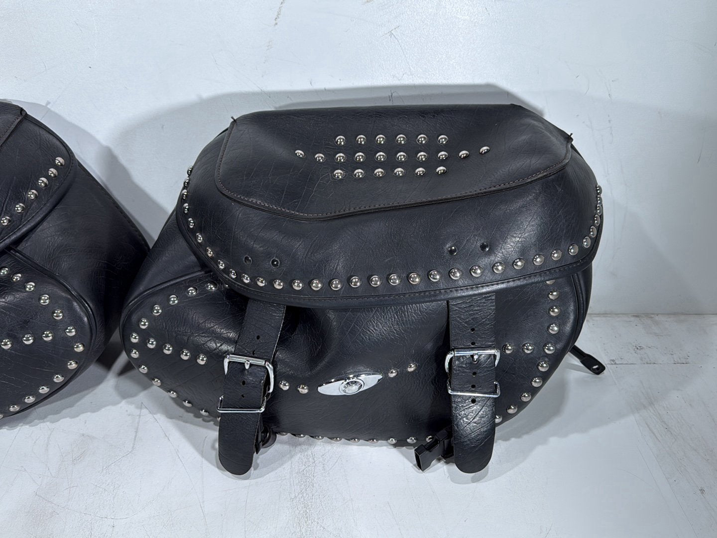 2007 Harley Softail Heritage Classic FLSTC OEM Rear Left Right Saddlebags Luggage Leather