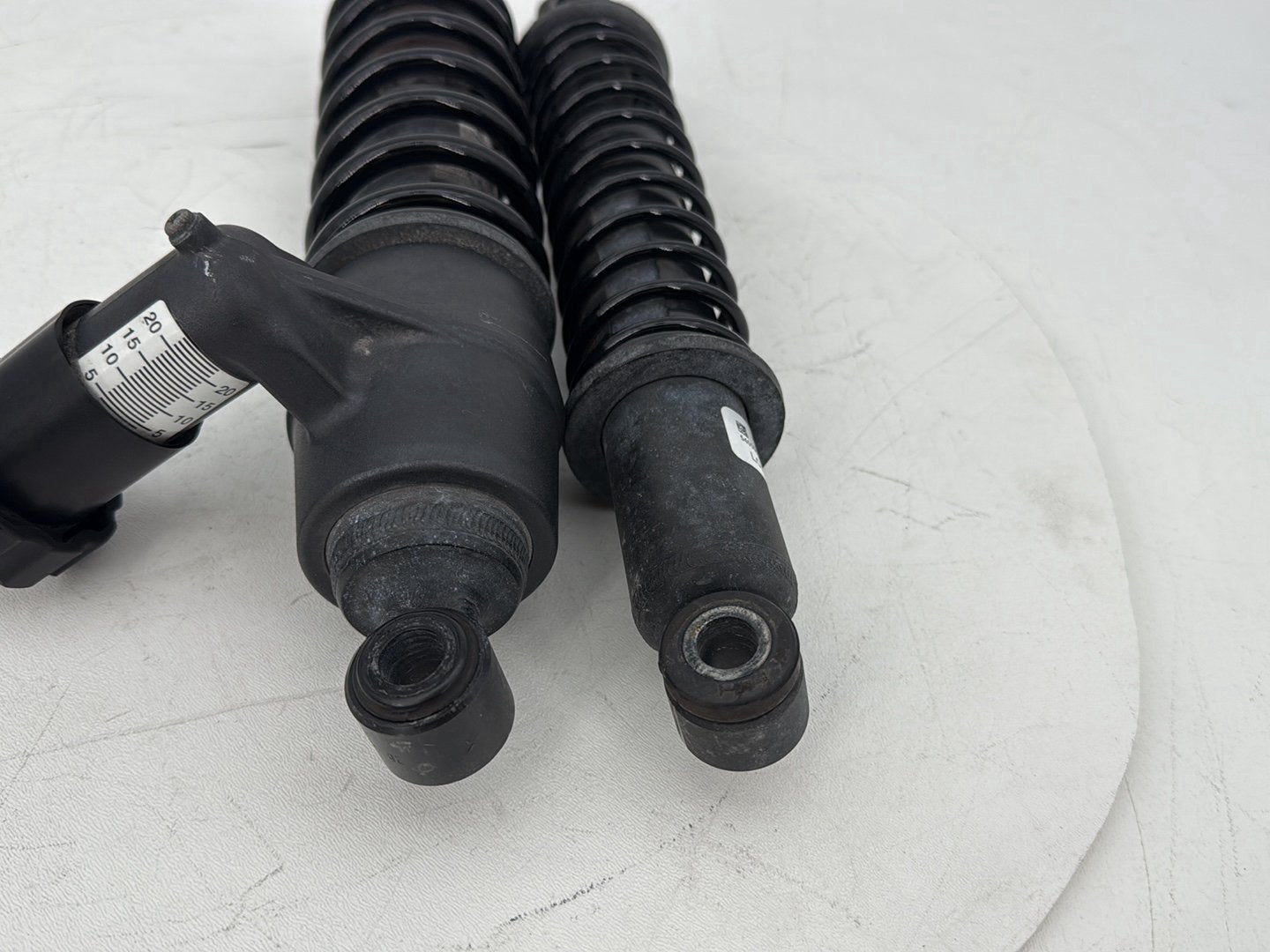 2019 - 2023 Harley-Davidson Touring Street Glide Rear Left Right Shock Absorbers 54000114