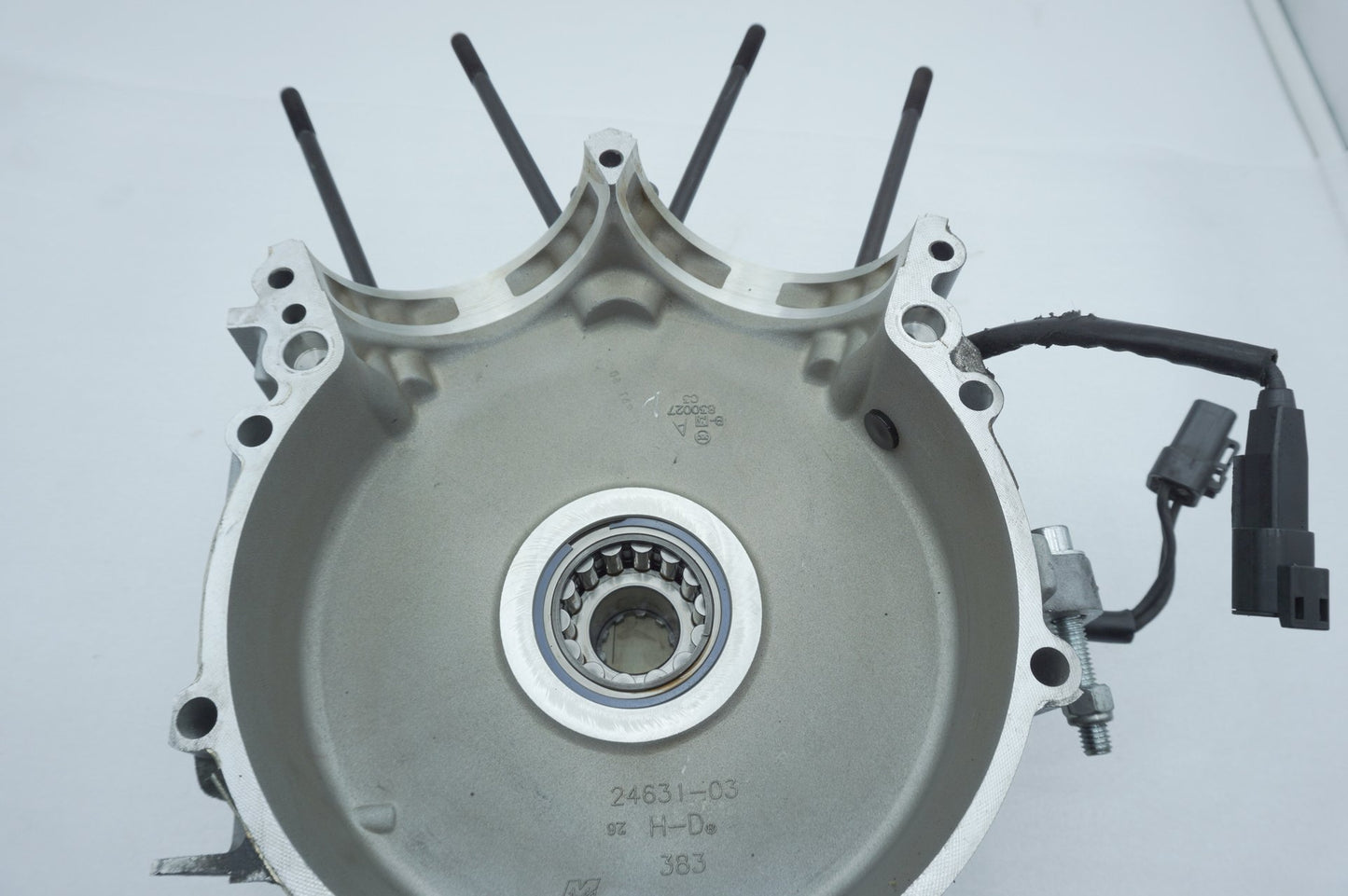1999 - 2006 Harley-Davidson Dyna Super Glide Crankcase Shaft Engine Motor Cover 24631-03