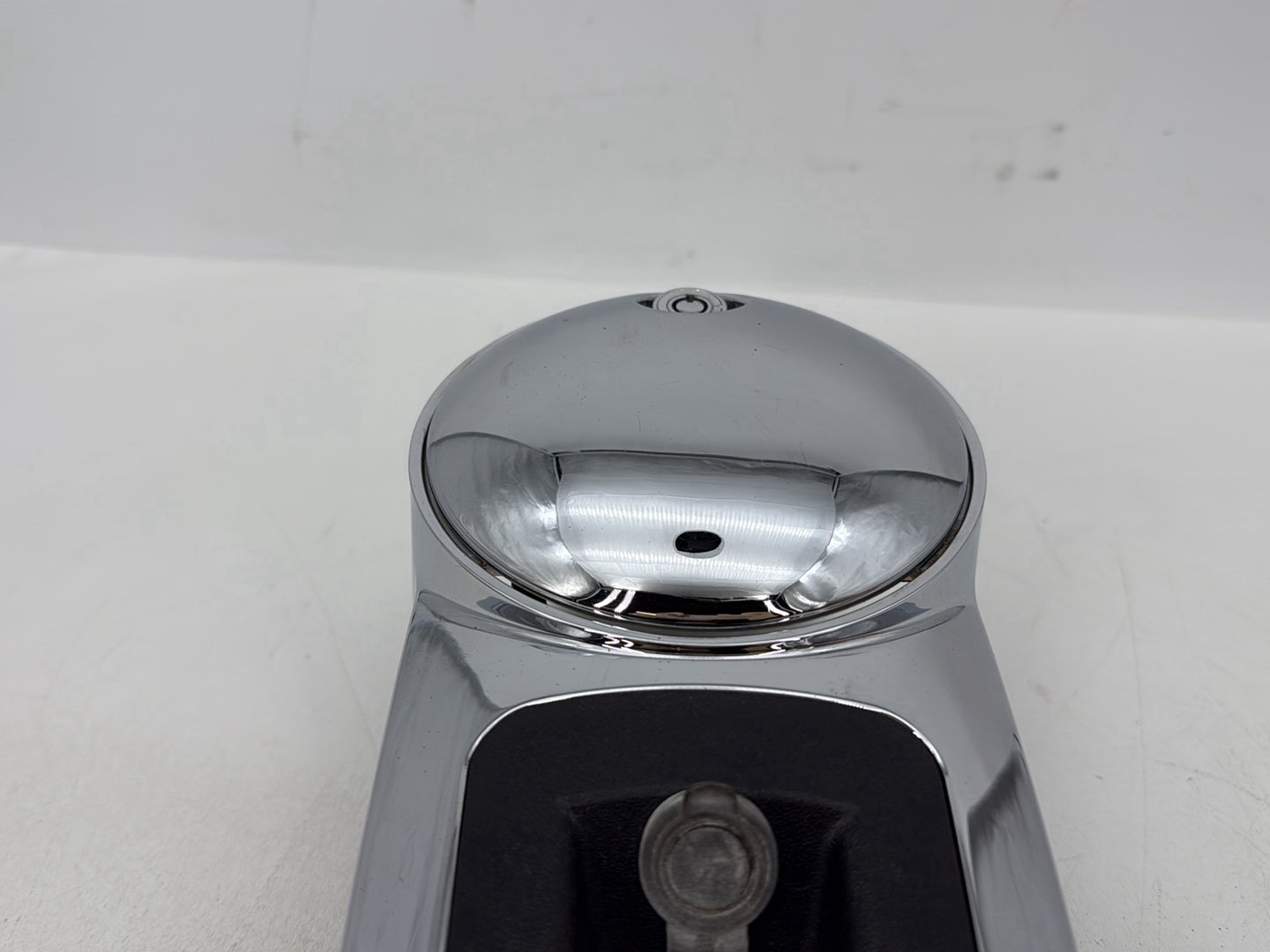 2007 - 2011 Harley-Davidson Touring Electra Glide Ultra Fuel Gas Tank Dash Console NOKey 61270-08