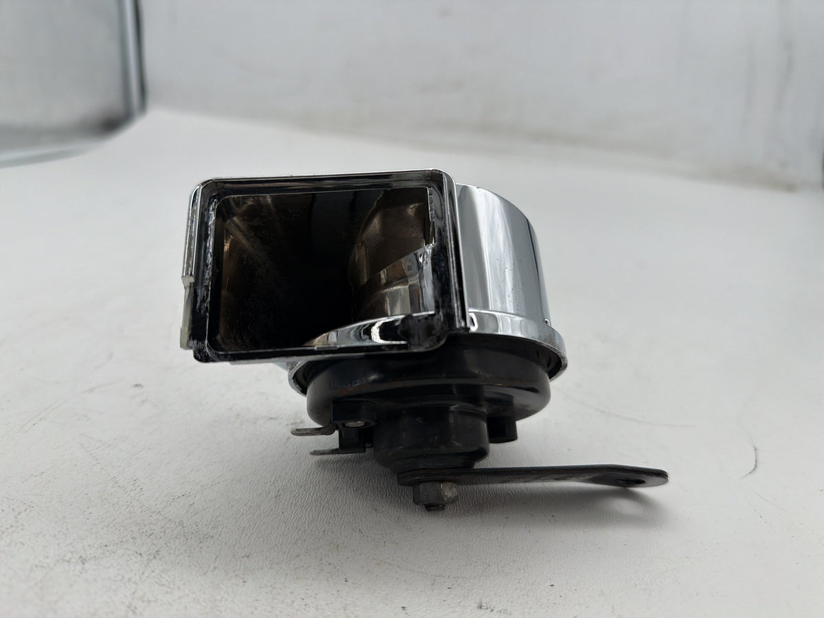 2011 Harley Electra Glide Touring Ultra OEM Signal Horn Klaxon Beep