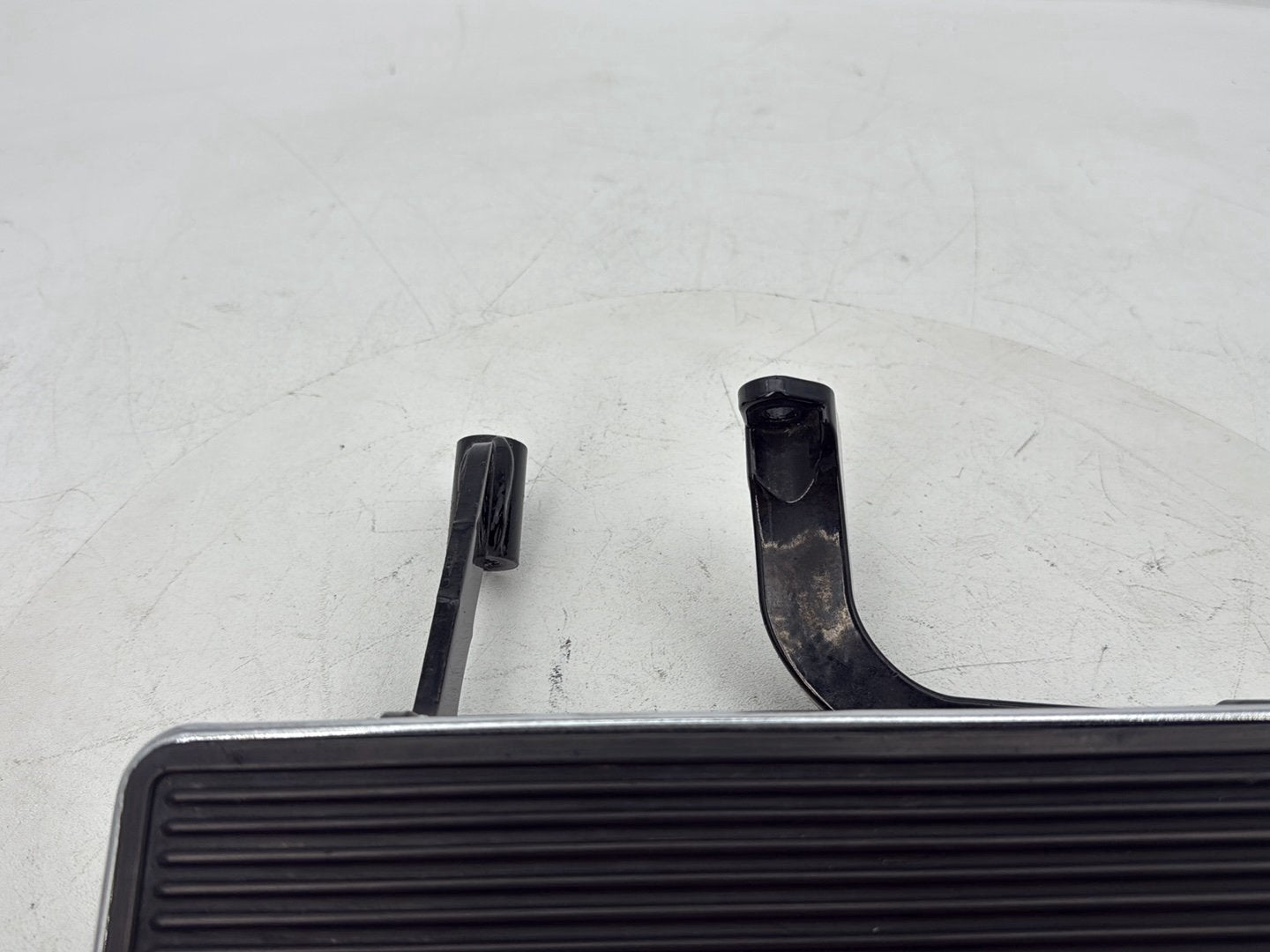 2008 - 2016 Harley-Davidson Touring Electra Glide Ultra Left Driver 1 Floorboard Foot Rest 50621-06