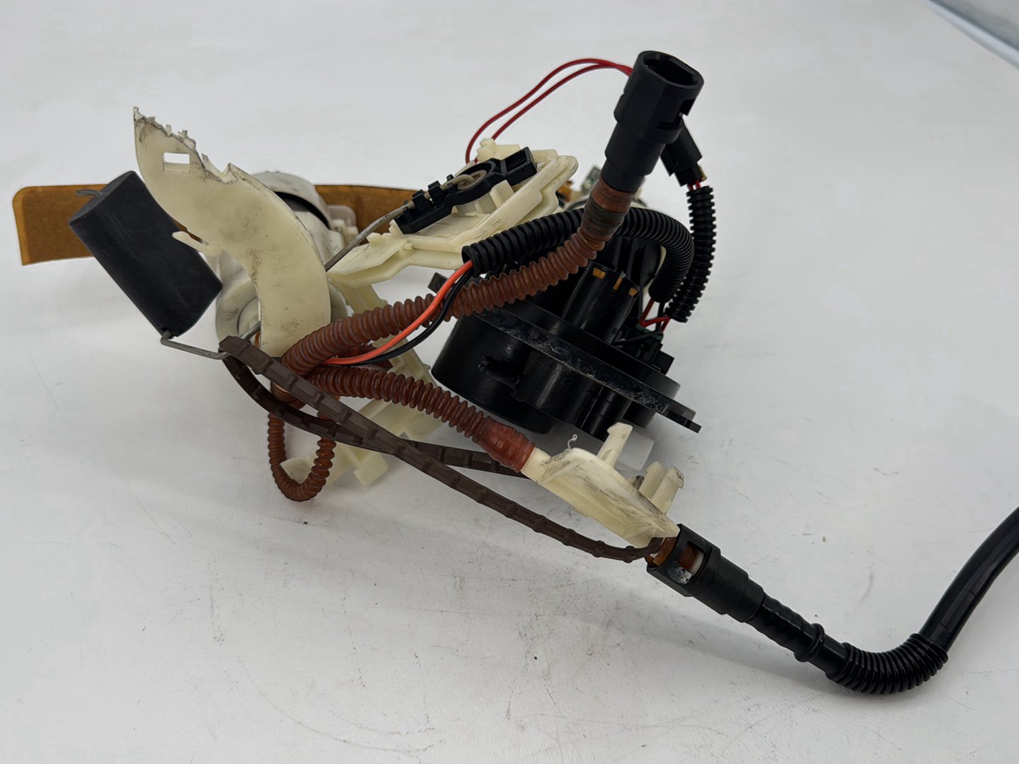 2007 - 2012 Harley-Davidson Touring Road Glide Gas Gasoline Fuel Petrol Pump Sending 	62908-08