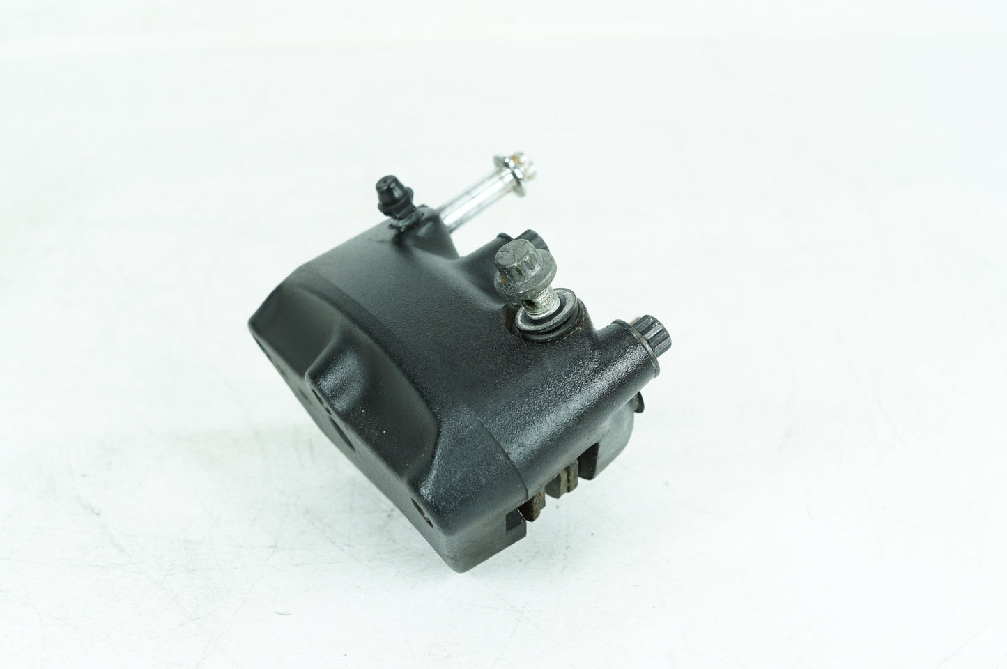 1999 - 2006 Harley-Davidson Touring Electra Glide Classic Front Right 1 Brake Caliper 44023-00C