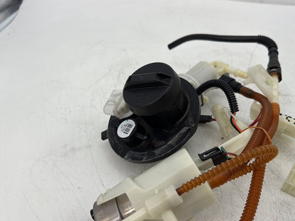 2014 Harley Street Glide Touring FLHXS OEM Fuel Pump Gas Gasoline Petrol Sending