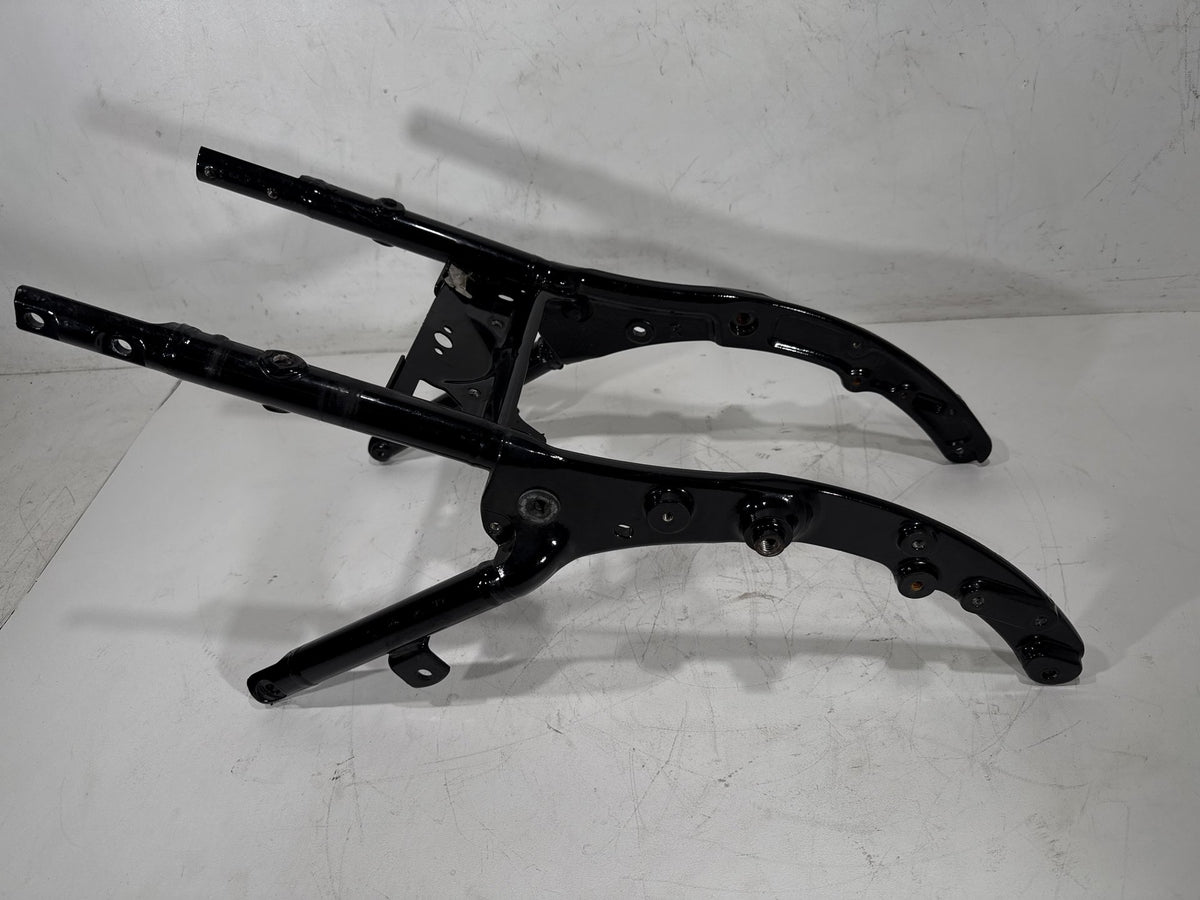 2014 Harley Electra Touring Ultra OEM Rear Back Sub Frame Rail Bar 48079-09BHP