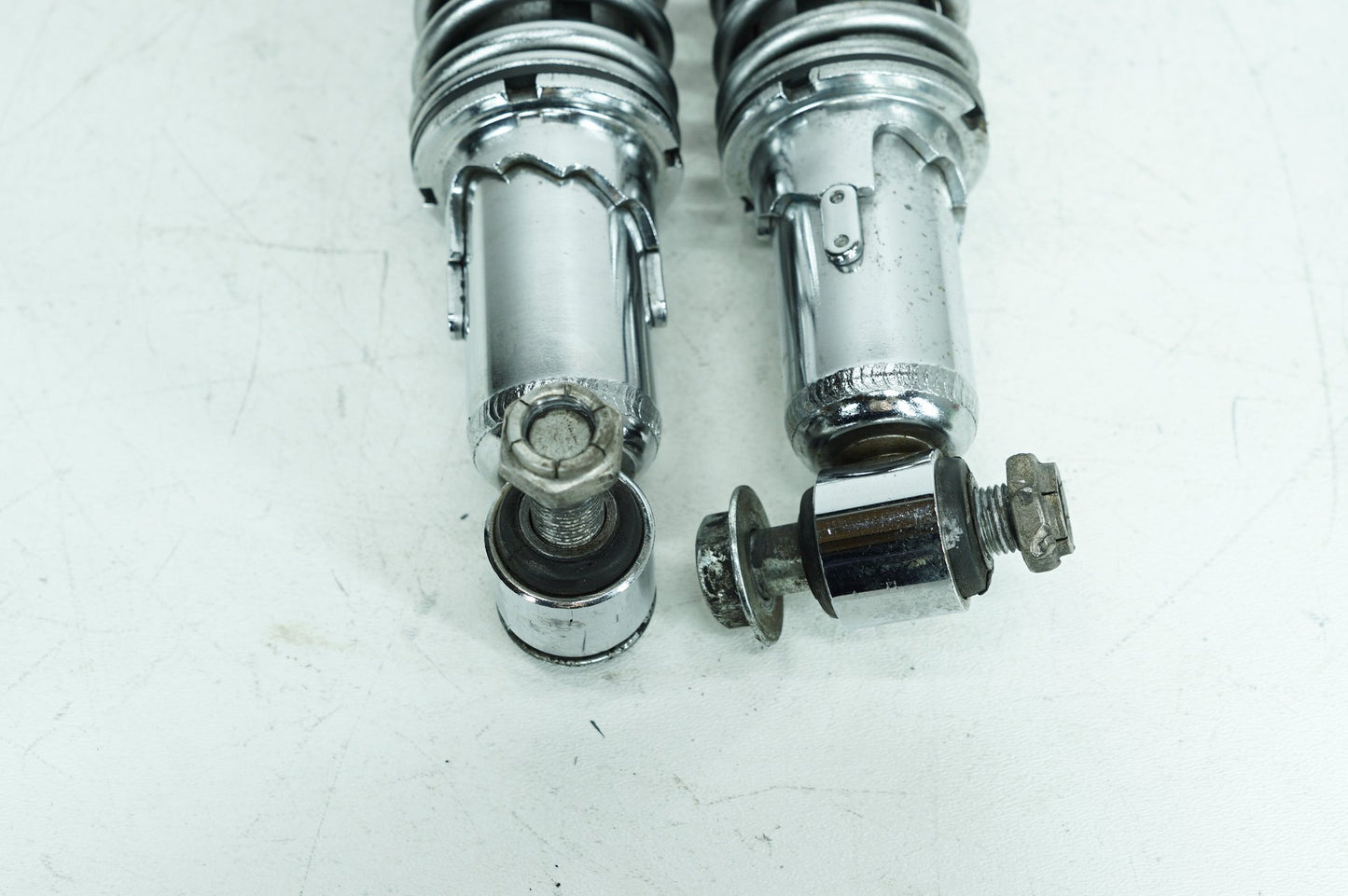1991 - 2003 Harley-Davidson Sportster Hugger Rear Left Right Shock Absorbers  54568-92