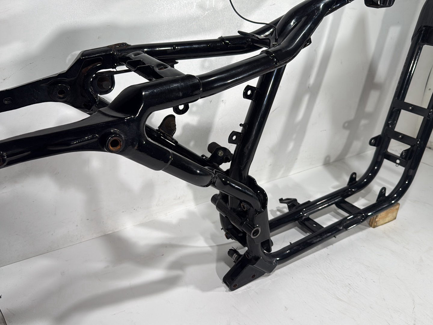 2001 Harley Sportster 883 Hugger XLH883 OEM Body Main Frame Chassis CLN CLR