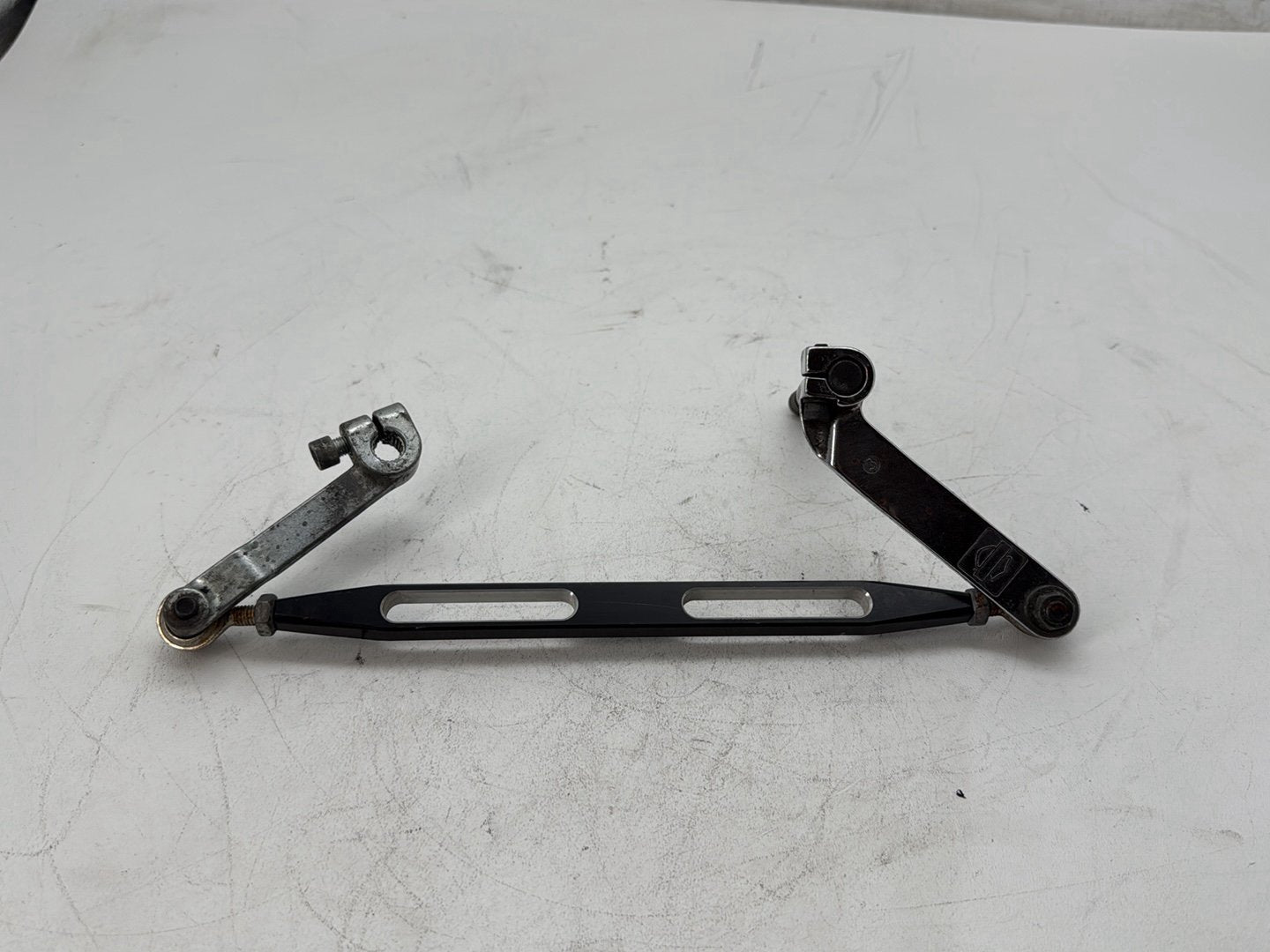2006 Harley Touring FLHTCI Electra Glide Classic OEM Gear Shifter Lever w/ Rod linkage