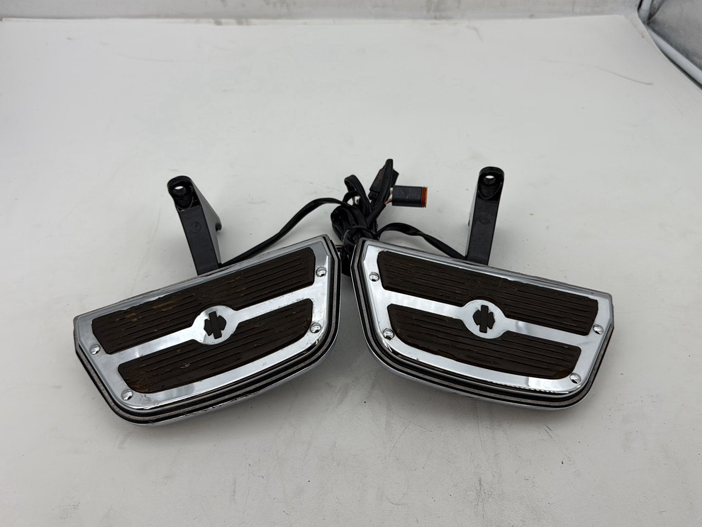 2011 Harley Road King Touring FLHRC Classic OEM Left & Right Passenger Floorboard Foot Rest