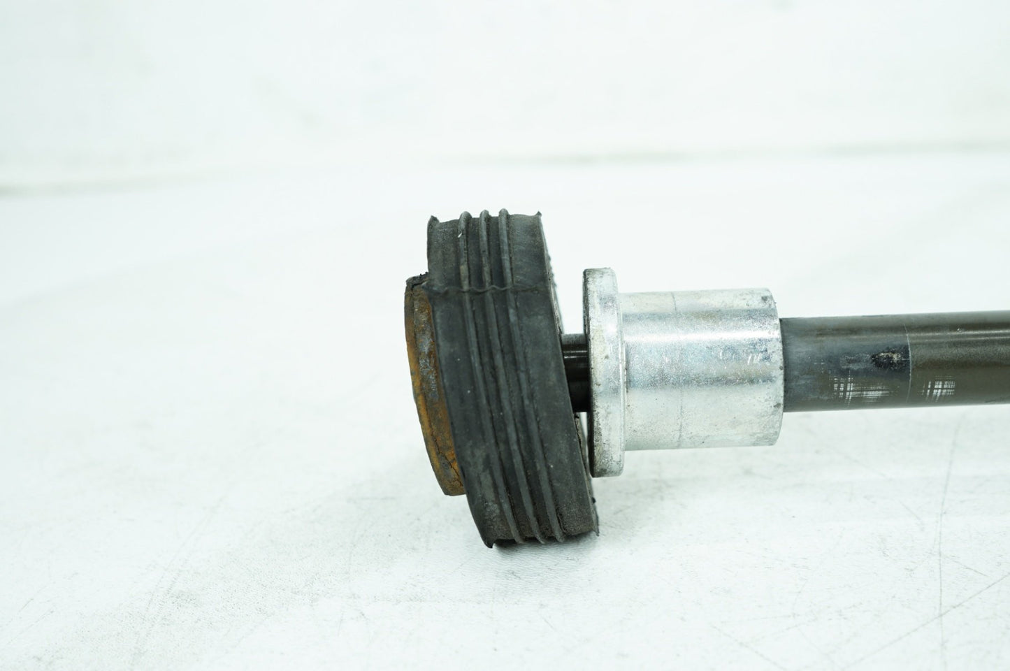 2007 - 2011 Harley-Davidson Touring Road Glide Rear Fork Swingarm Pivot Bolt Shaft 47505-02