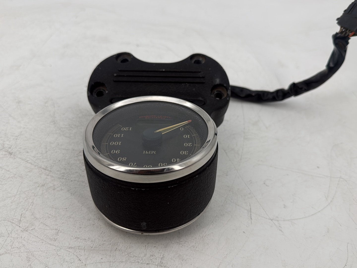 1999 - 2006 Harley-Davidson Dyna Super Glide Speedo Speedometer Gauge Cluster 67025-04