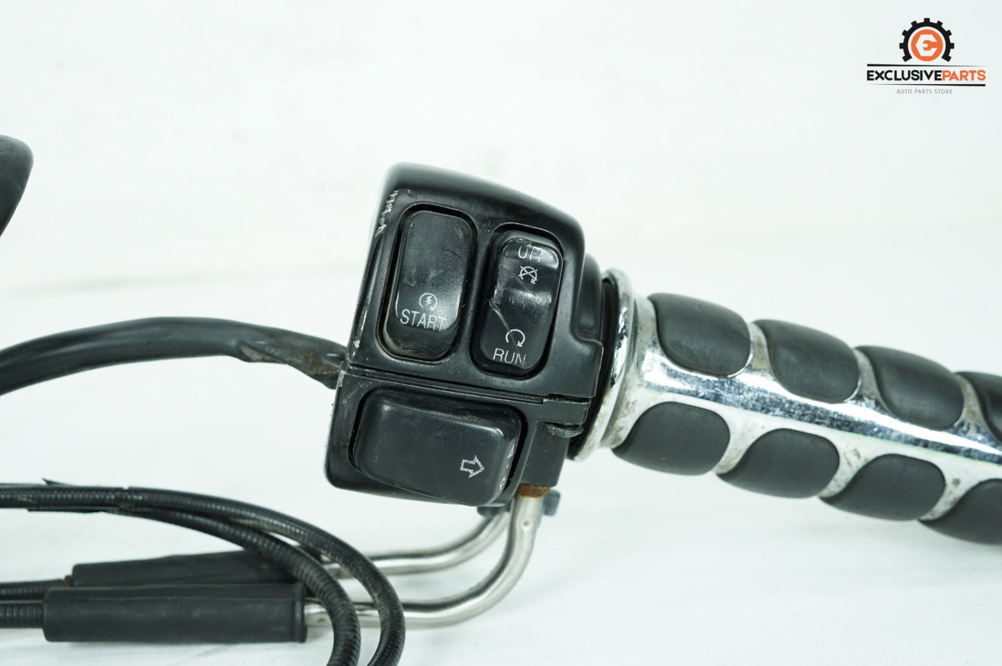 2000 - 2006 Harley-Davidson Softail Heritage Classic Right Engine Start Kill Switches Controls 71684-06A