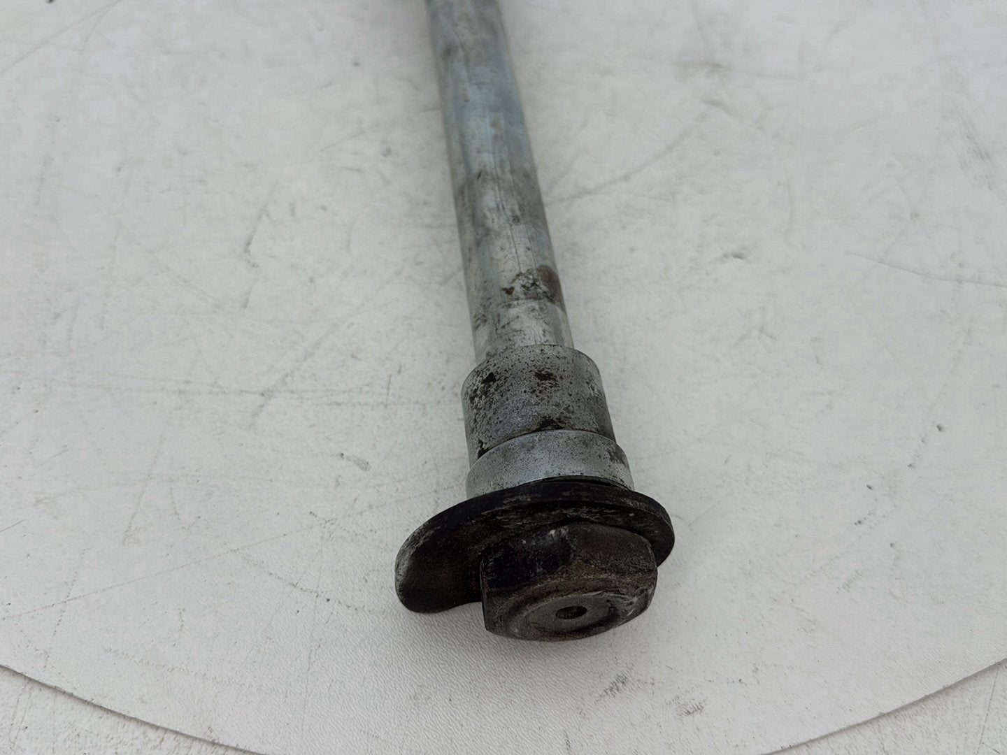 1999 - 2006 Harley-Davidson Touring Electra Glide Rear Wheel Axle Bolt Shaft 41056-02