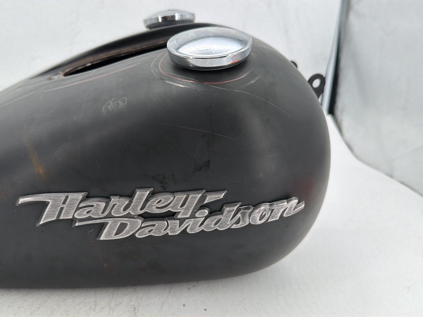 2009 Harley Dyna Street Bob FXDB OEM Fuel Gas Tank Gasoline Reservoir