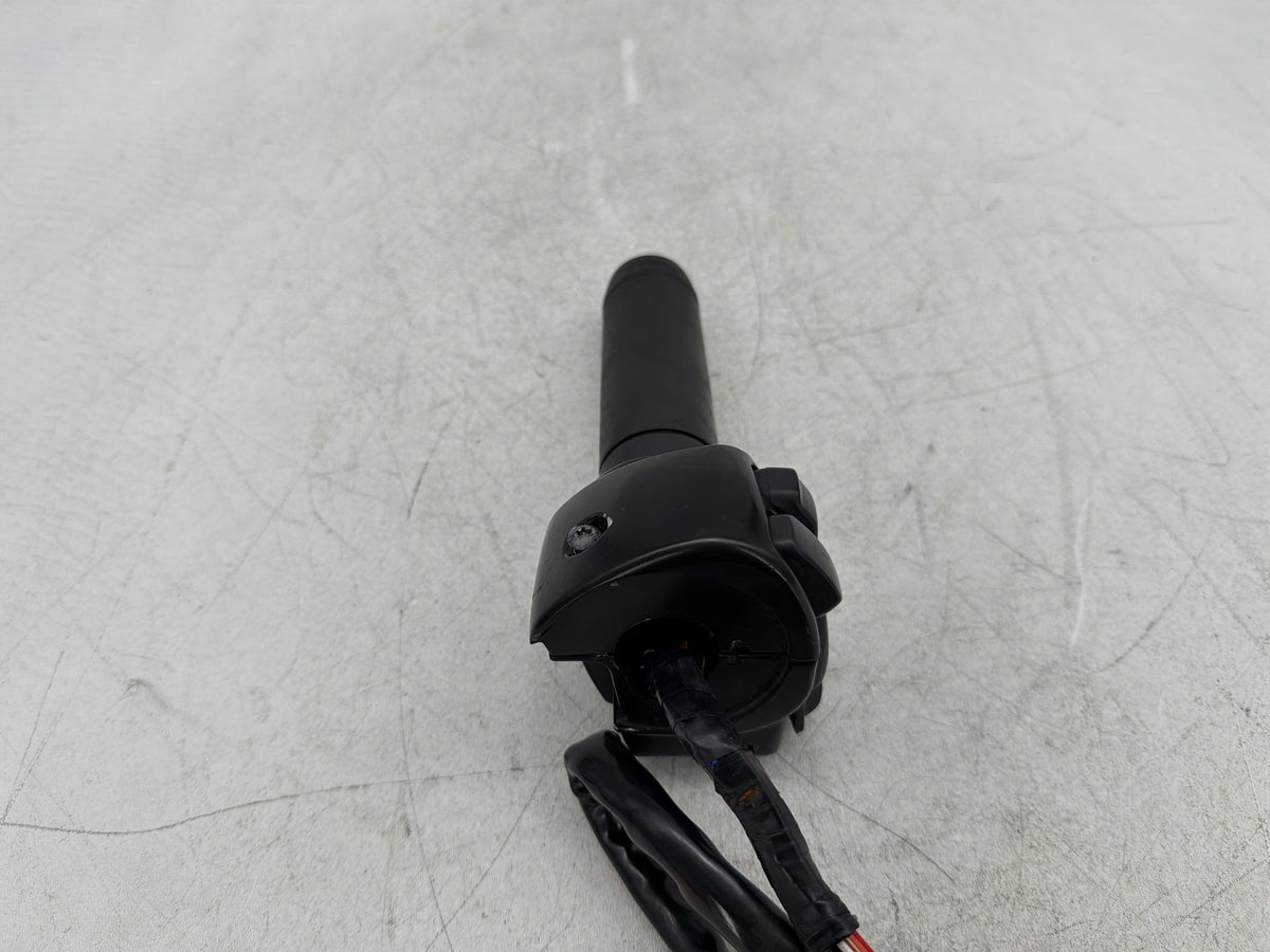 2011 Harley Electra Glide Touring OEM Right Engine Start Kill Switches Controls