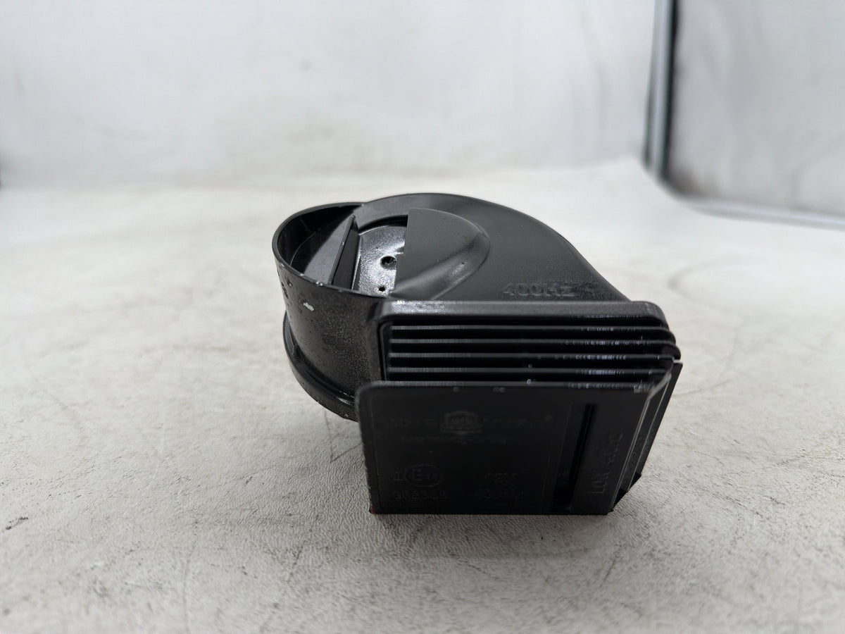 2010 Harley Road King Touring Police OEM Signal Horn Klaxon Beep 69060-90F