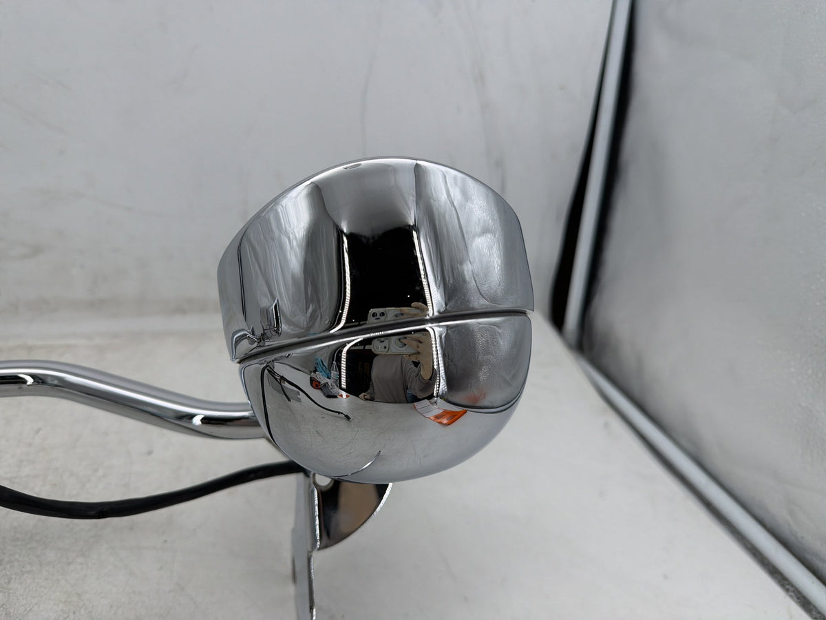 2004 Harley Electra Glide Touring Ultra OEM Front Turn Signal Indicators Aux Light Bar