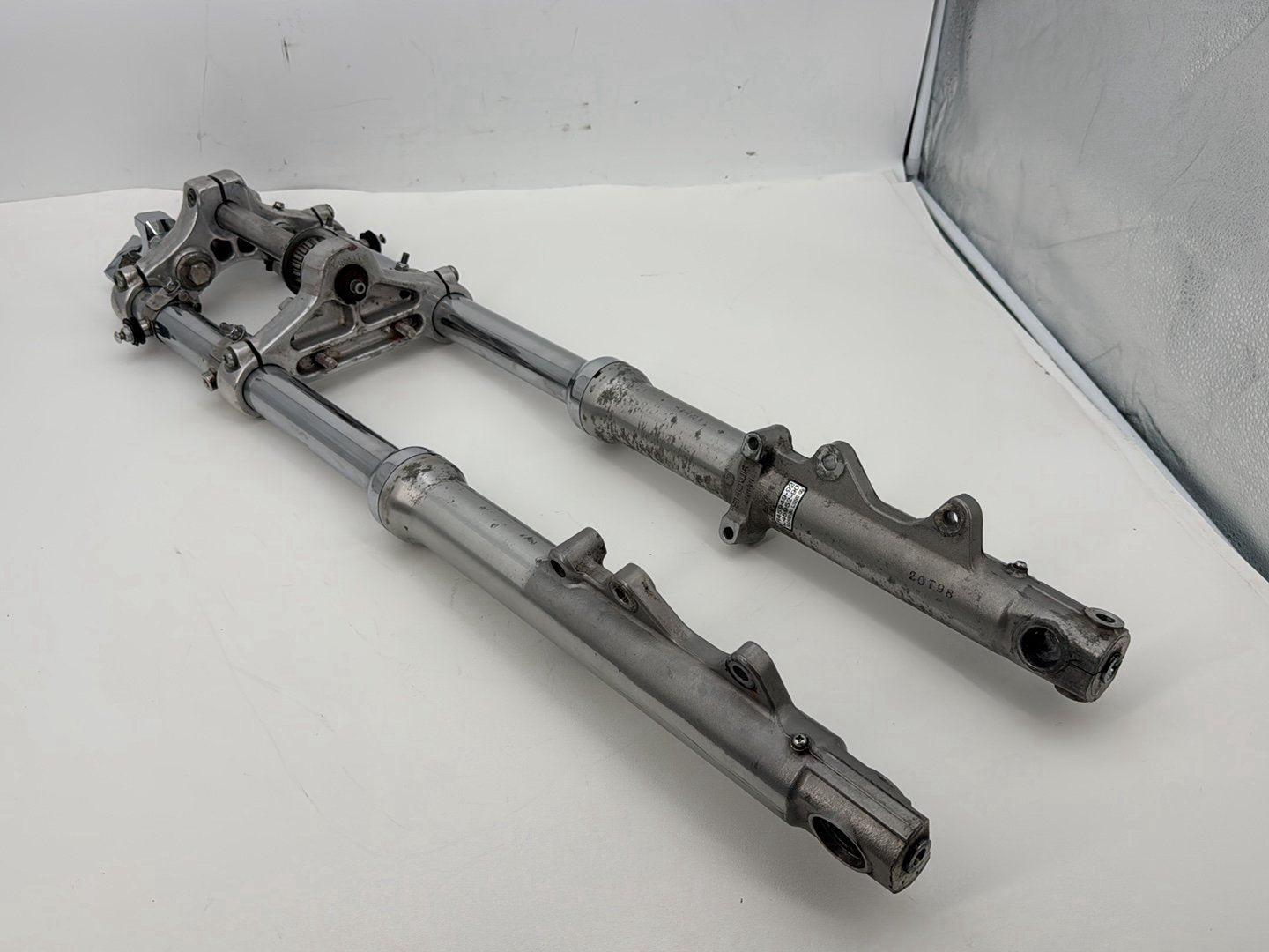1999 - 2006 Harley-Davidson Dyna Low Rider Front Triple Tree Set & LH RH Fork Legs Sliders Left right front fork legs sliders