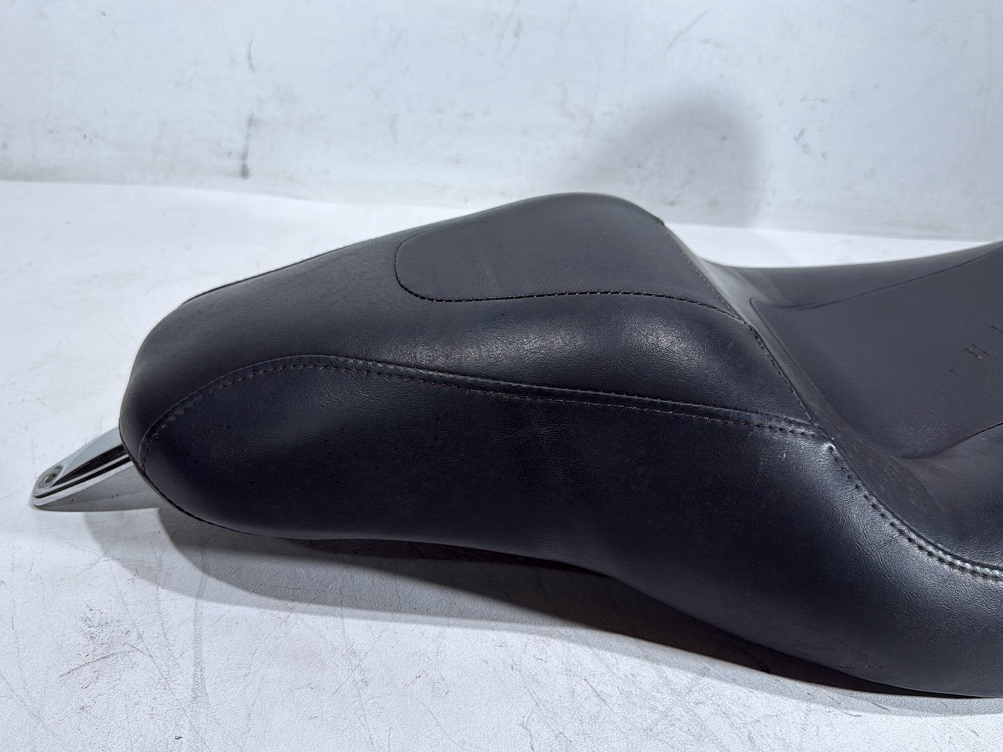 2008 Harley Dyna Fat Bob FXDF OEM Passenger Rider Driver Seat Saddle