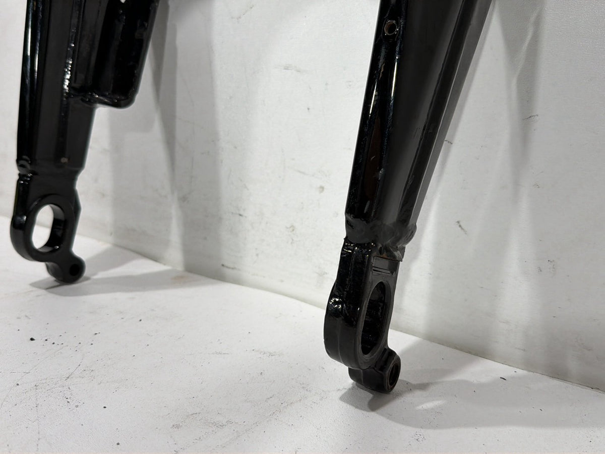 2009 Harley Road King Touring Police OEM Rear Fork Swingarm Swing Arm