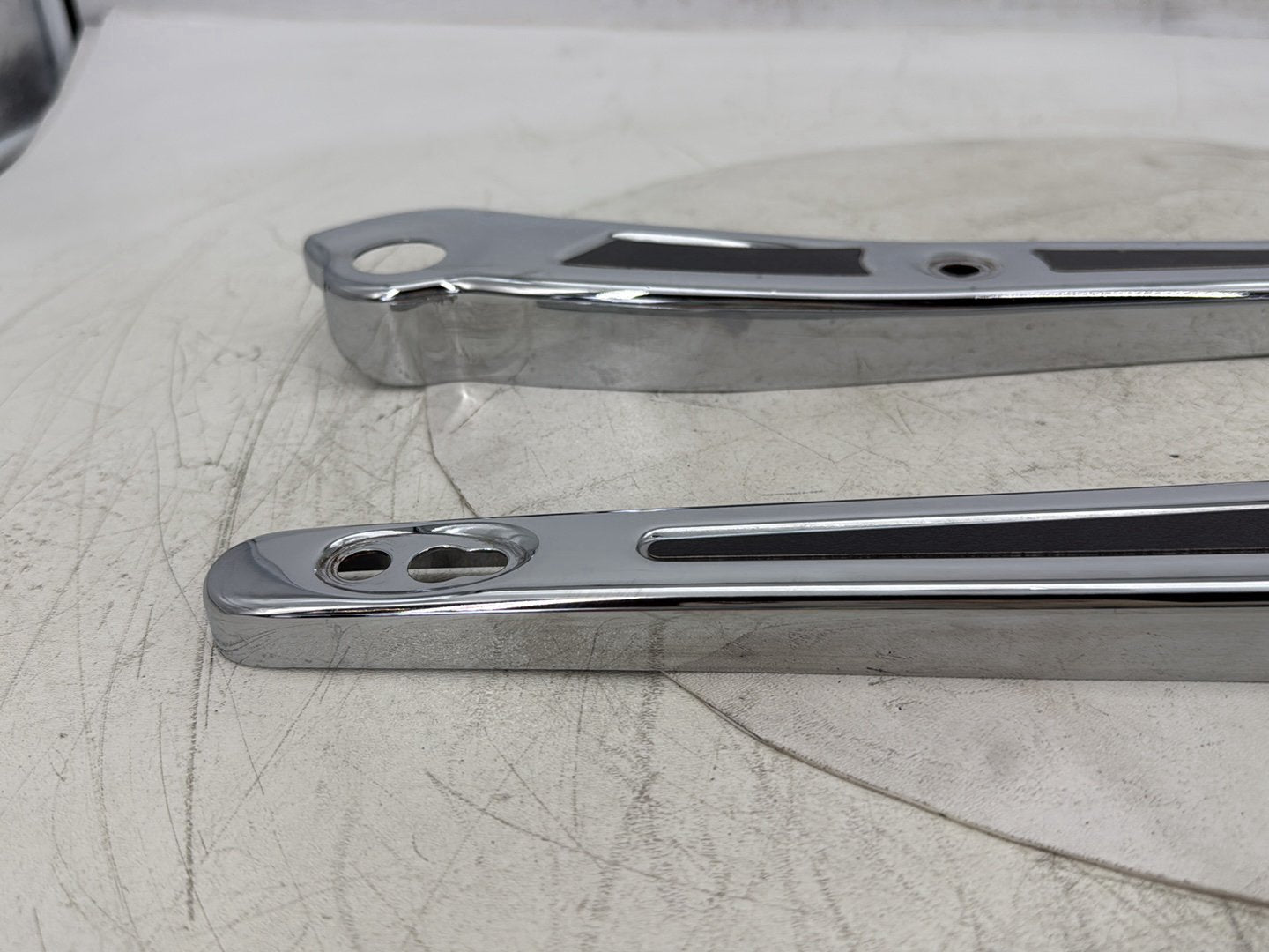 2015 Harley Dyna Low Rider FXDL OEM Rear Left Right Fender Struts Bracket