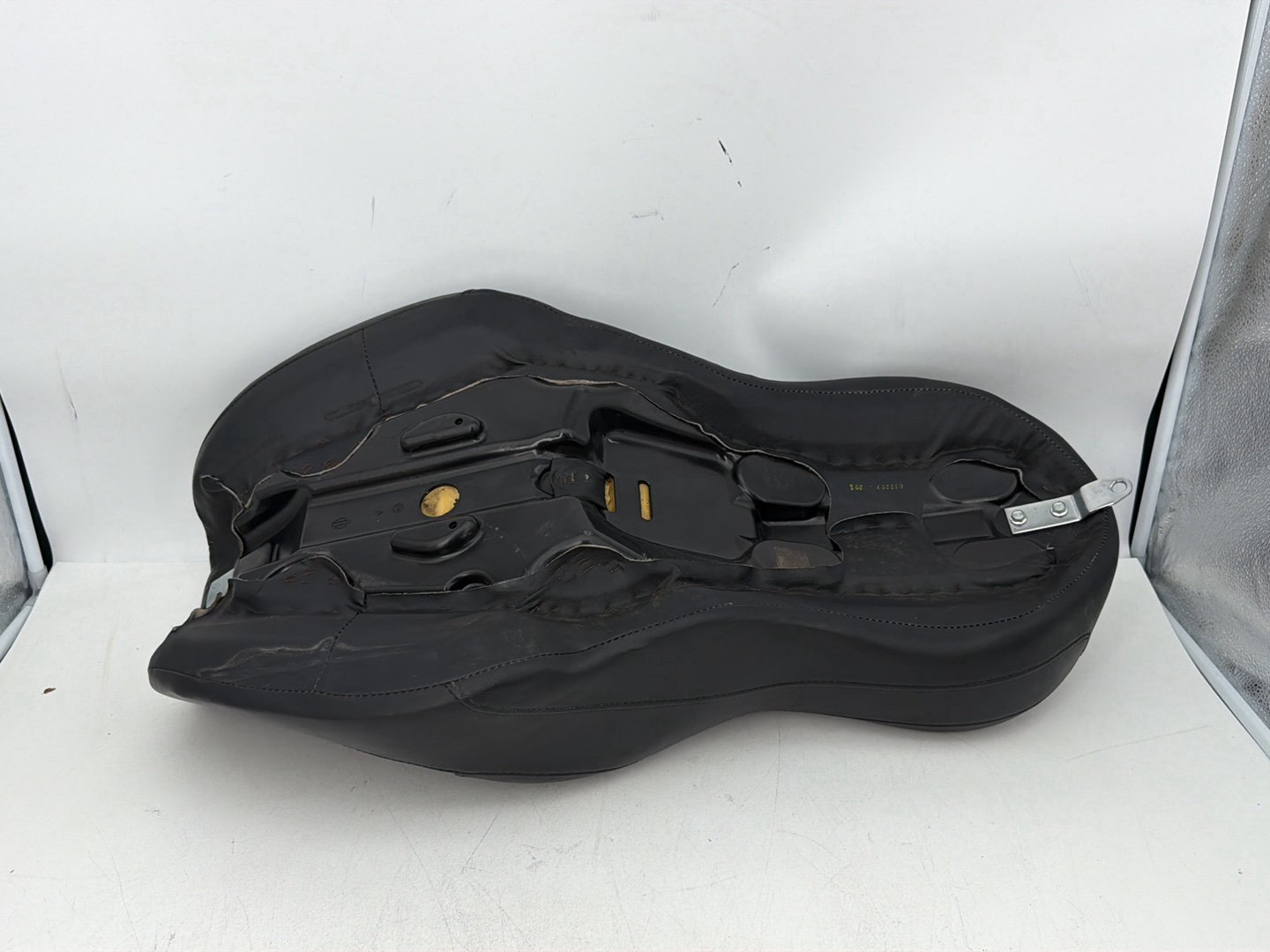 2007 - 2017 Harley-Davidson Dyna Super Glide Custom Passenger Rider Driver Seat Saddle 51819-07