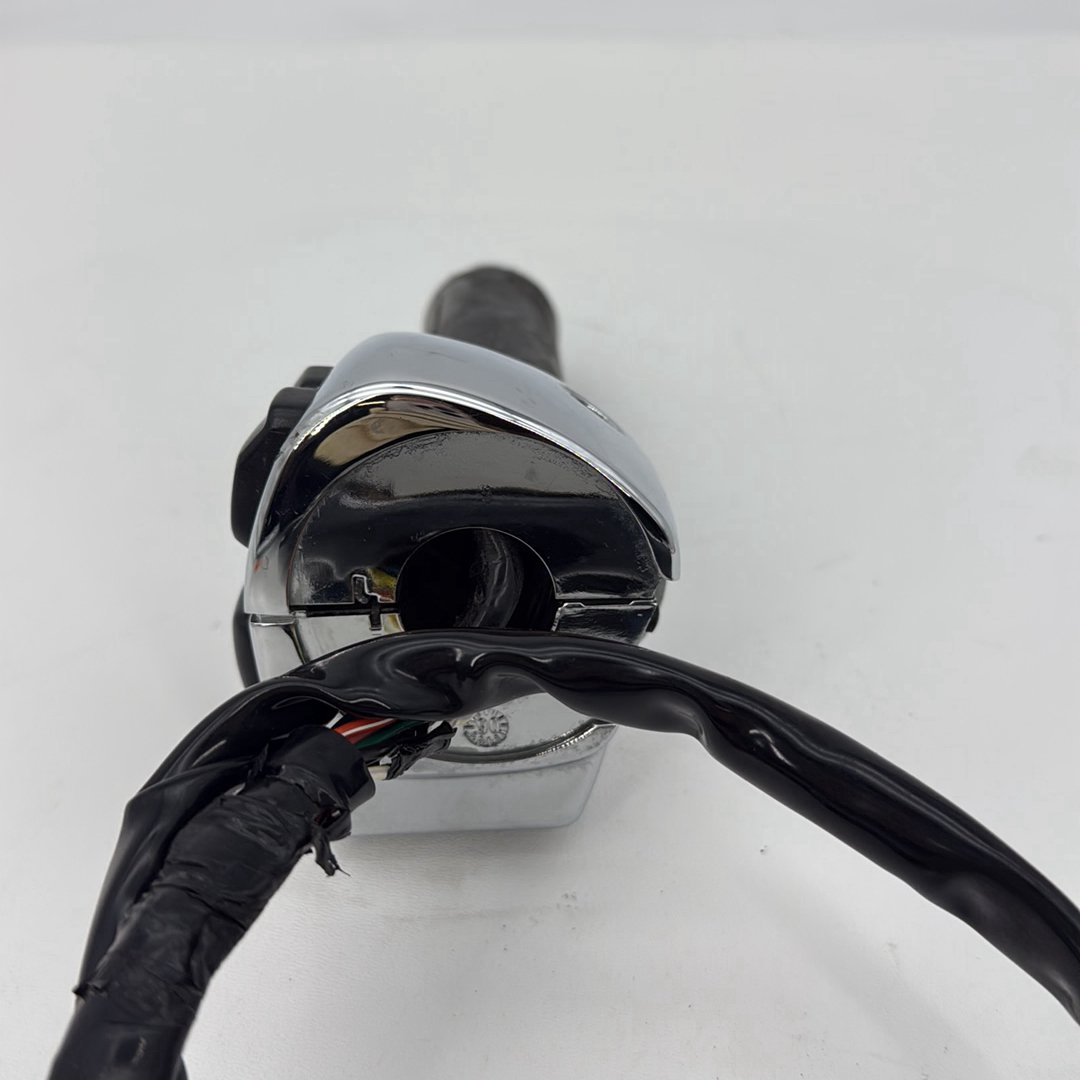 2007 - 2012 Harley-Davidson Touring Street Glide Left Turn Signal Headlight Switches Controls 71682-06