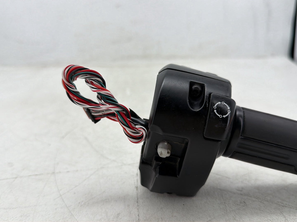 2018 Harley Road Glide Touring FLTRXS OEM Left Turn Signal Headlight Switches Controls