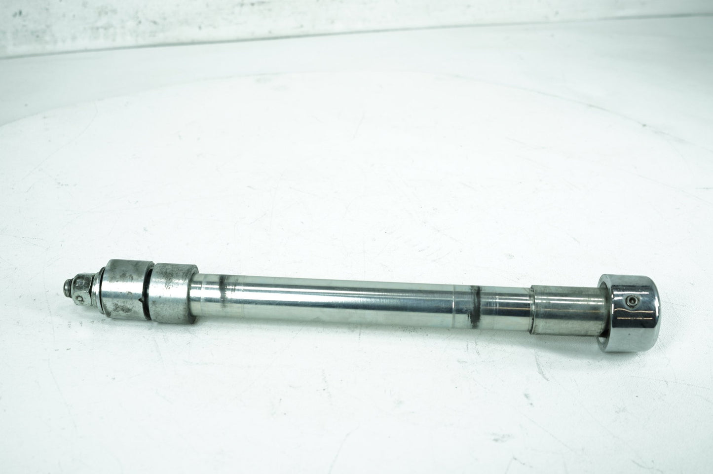 2000 - 2006 Harley-Davidson Touring Road King Custom Front Wheel Axle Bolt Shaft 43364-00
