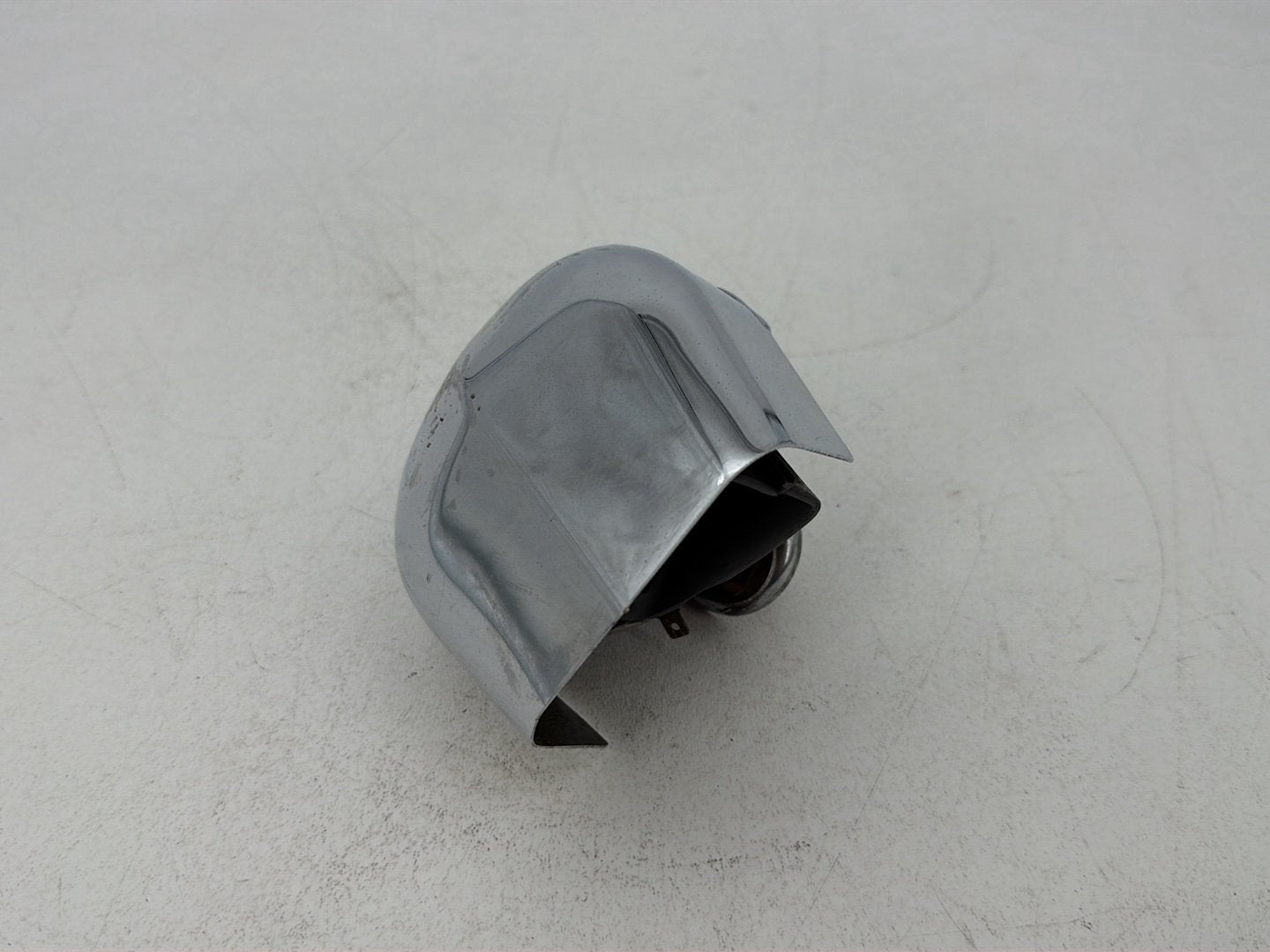 1986 - 1998 Harley-Davidson Softail Heritage Classic Horn Signal Klaxon Chrome Cover 69060-90G