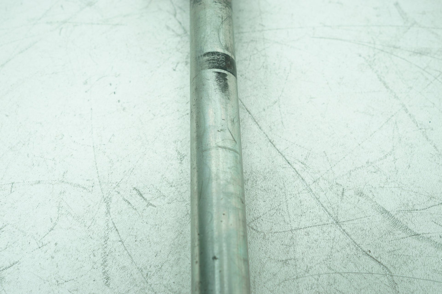 2007 - 2011 Harley-Davidson Touring Electra Glide Ultra Rear Wheel Axle Bolt Shaft 41056-09