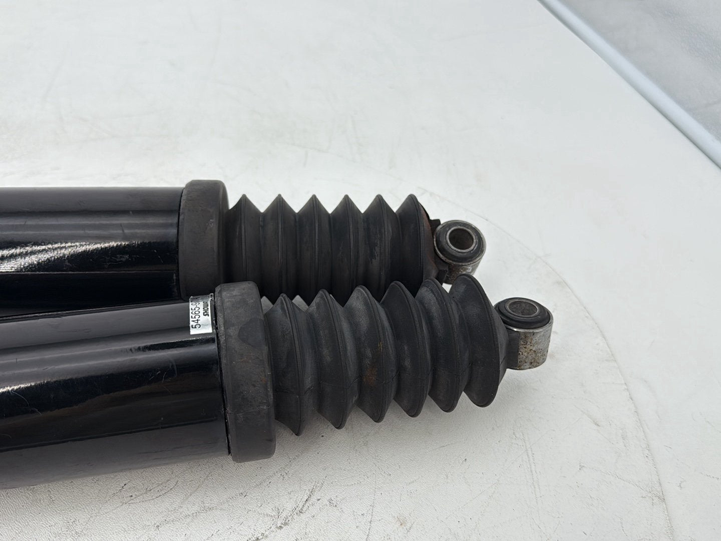 1999 - 2006 Harley-Davidson Touring Road King Police Rear Left Right Shock Absorbers 54565-97A