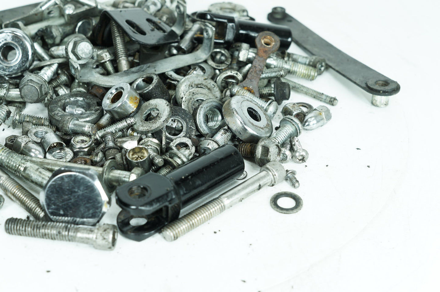 1999 - 2006 Harley-Davidson Softail Deluxe Hardware Bolts Nuts & Brackets