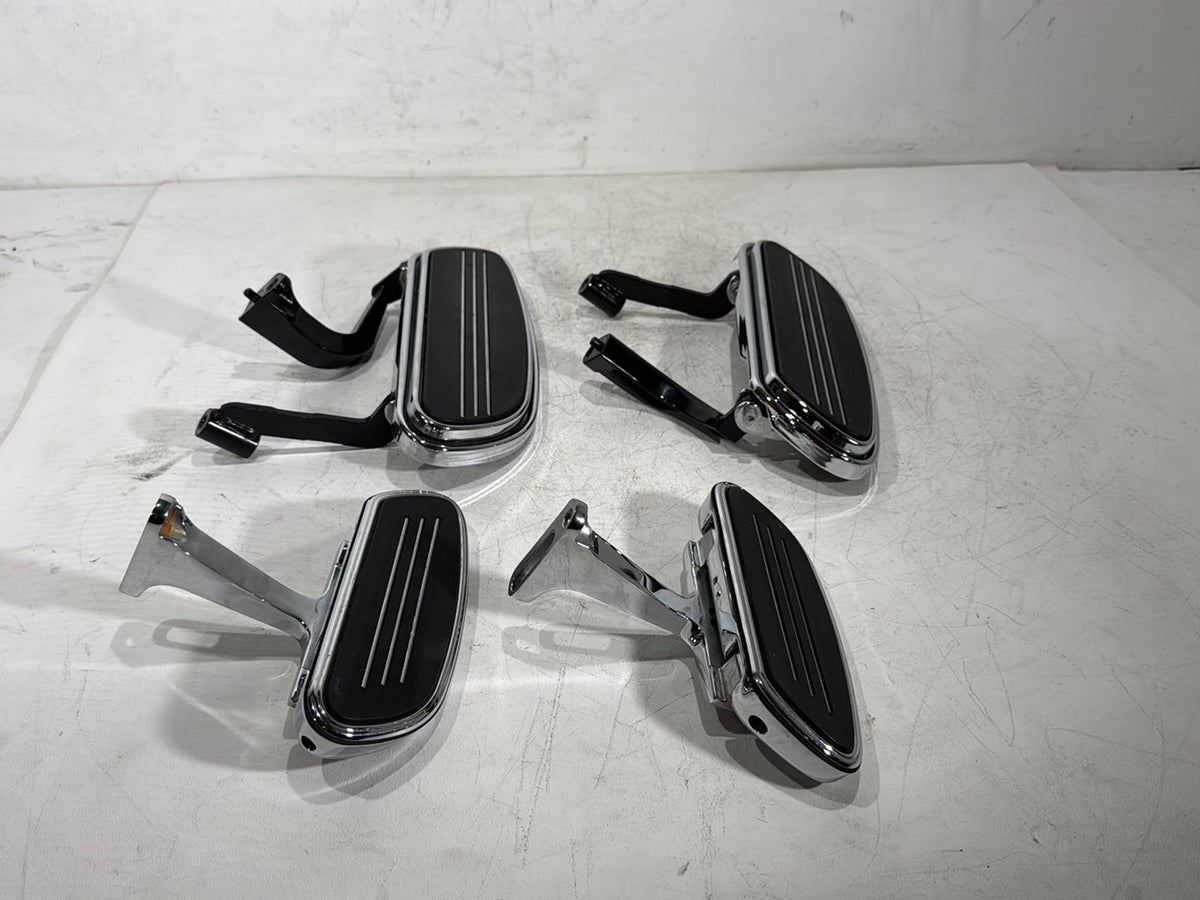 10 Harley Street Glide Touring FLHX OEM LH RH Driver & Pass Floorboard Foot Rest