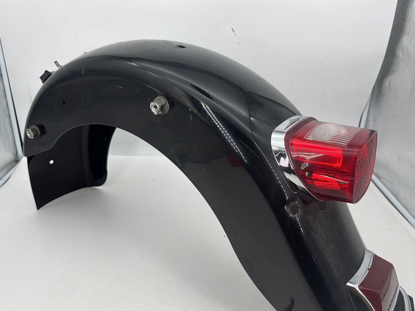 1999 - 2006 Harley-Davidson Touring Electra Glide Classic Rear Wheel Fender Taillight Brake Lamp 59579-01B