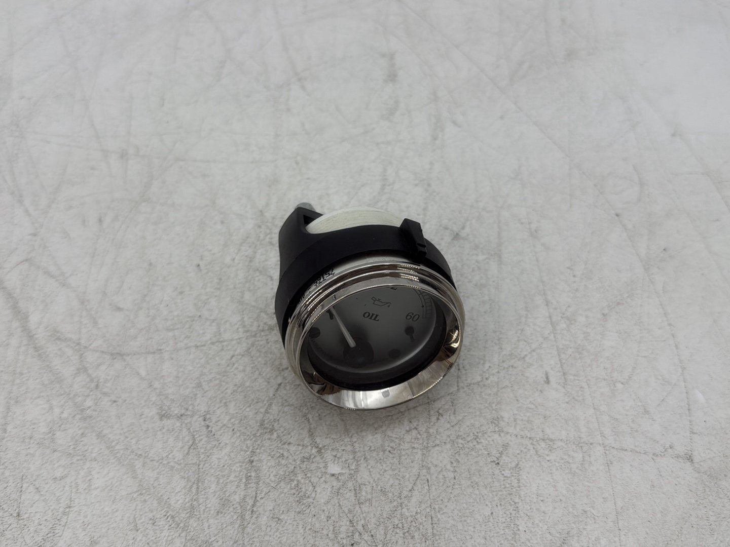 2010 Harley Street Glide Touring FLHX OEM Oil Pressure Gauge Instrument Cluster